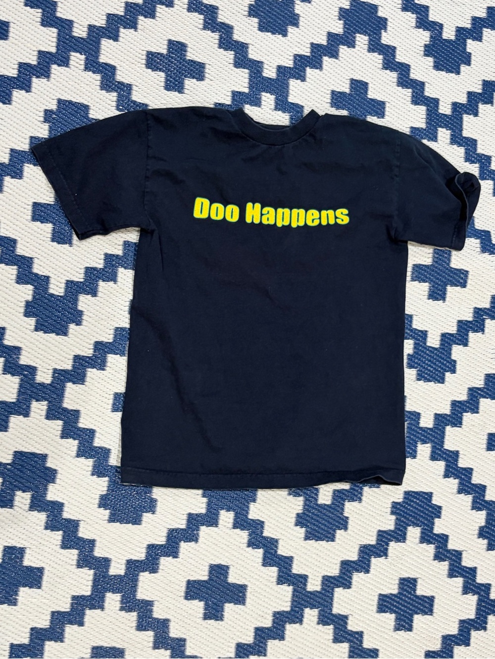 Vintage Scooby Doo “ Doo Happens “ Cartoon Network T shirt Sz Small